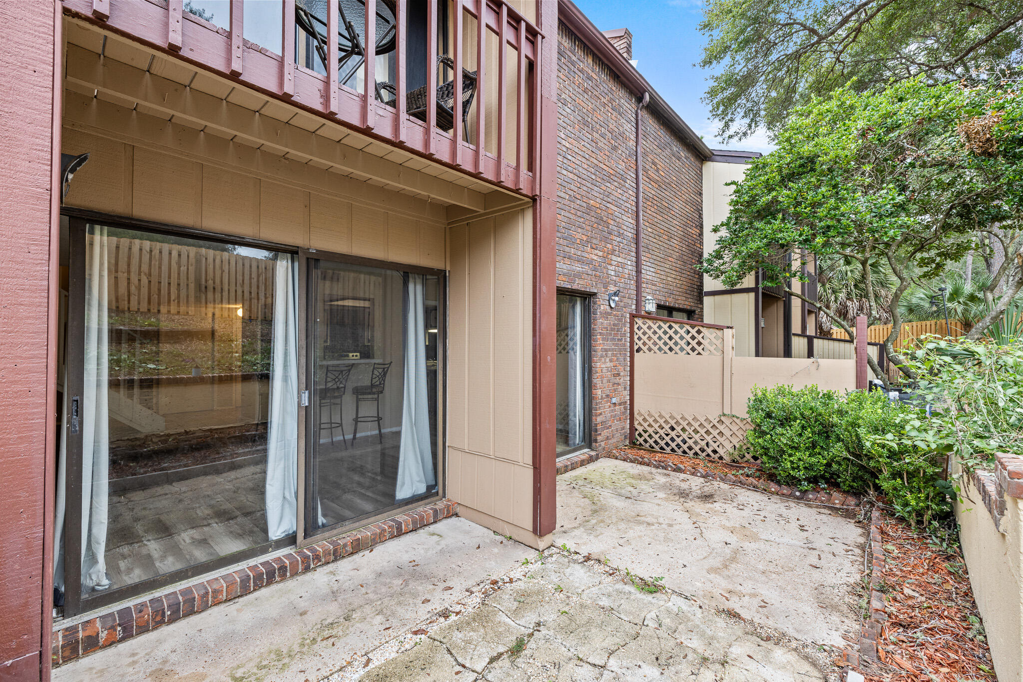 HIDDEN COVE TOWNHOUSE - Residential