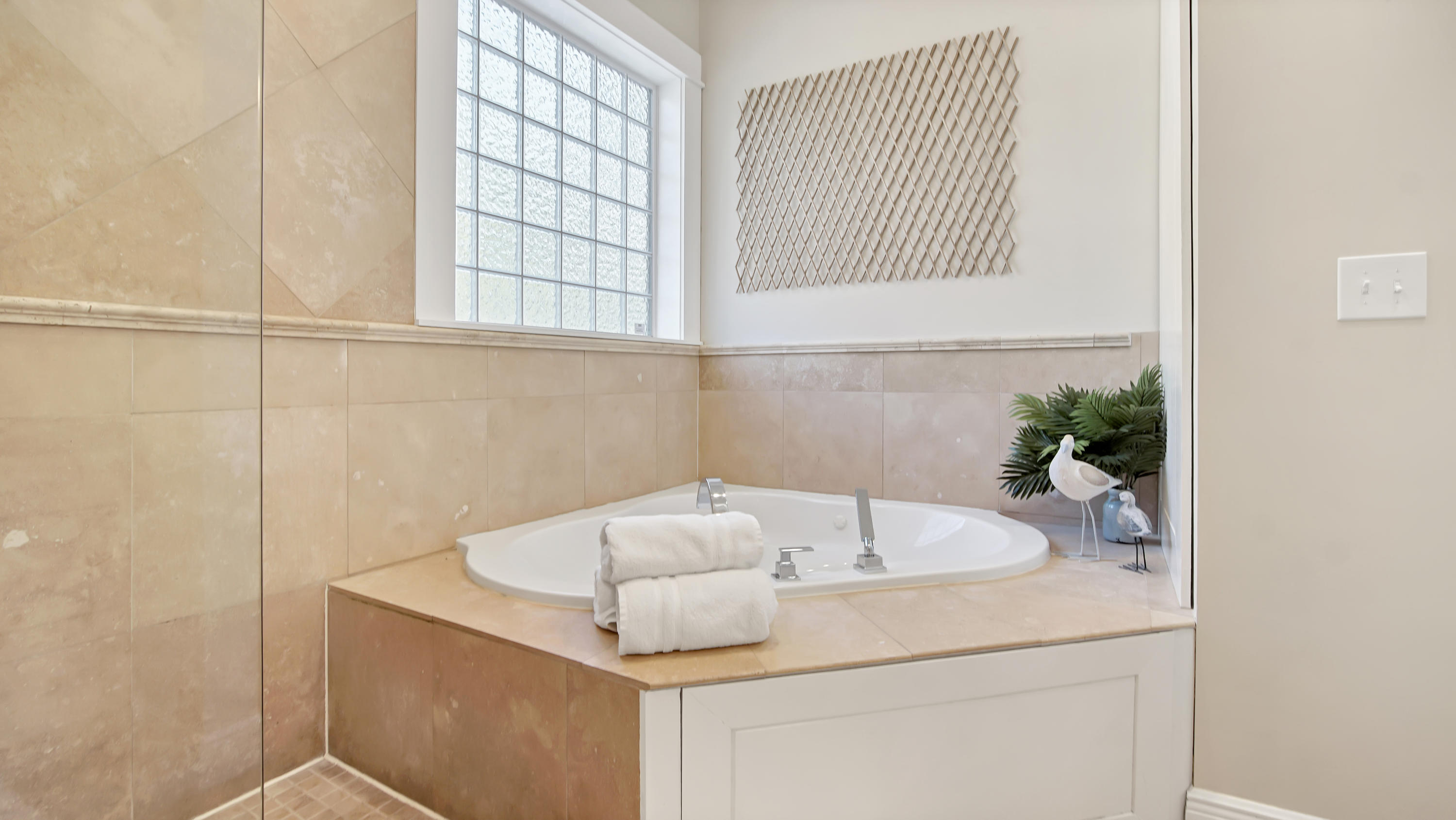 GULF SHORE MANOR - Residential