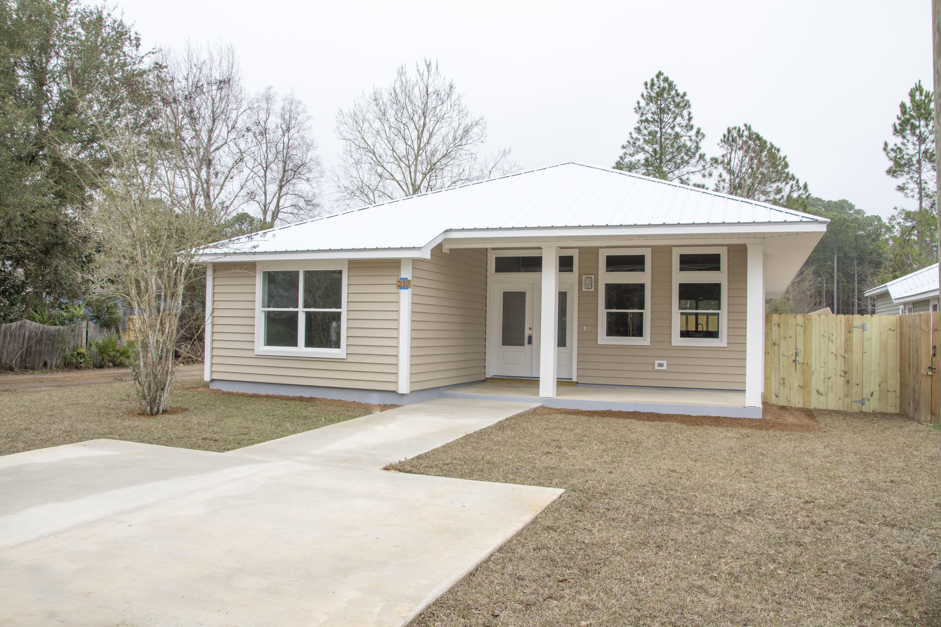 VILLA TASSO TOWN OF - Residential