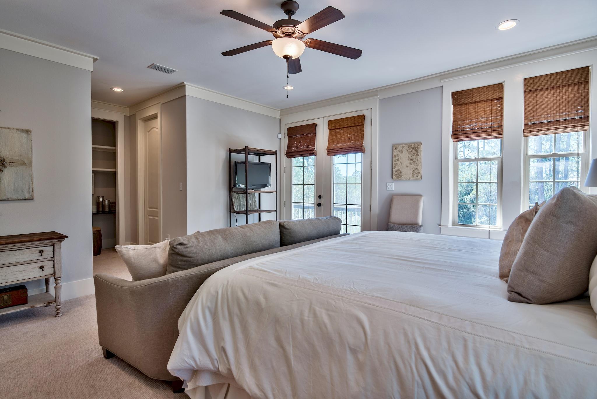 TREETOP VILLAGE - Residential