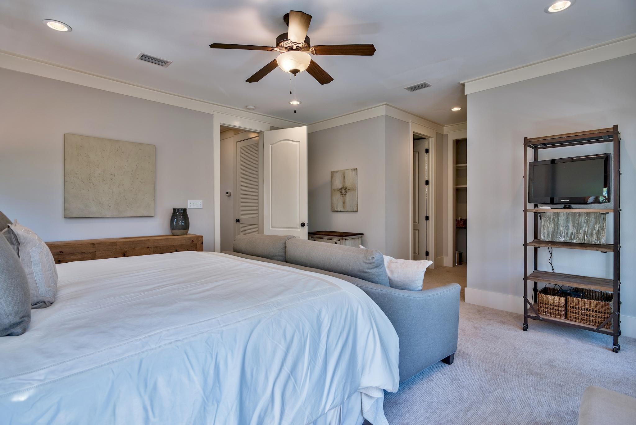 TREETOP VILLAGE - Residential