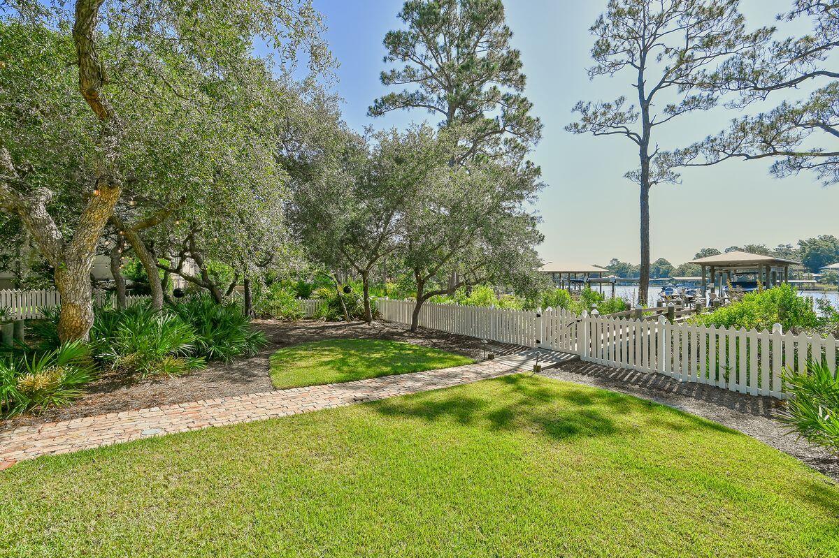 BOTANY BAYOU - Residential