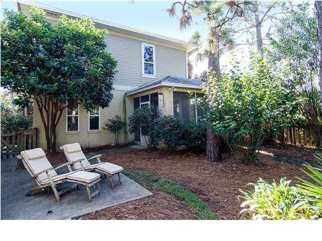 CRYSTAL LAKE - Residential