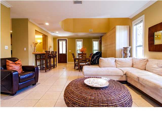 CRYSTAL LAKE - Residential