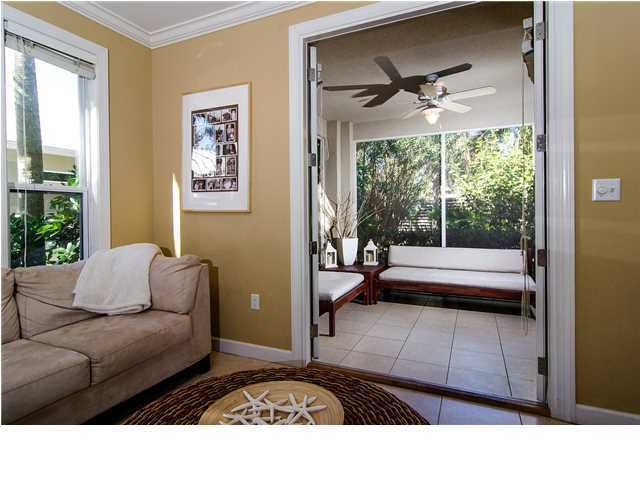 CRYSTAL LAKE - Residential