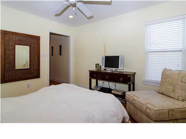 CRYSTAL LAKE - Residential