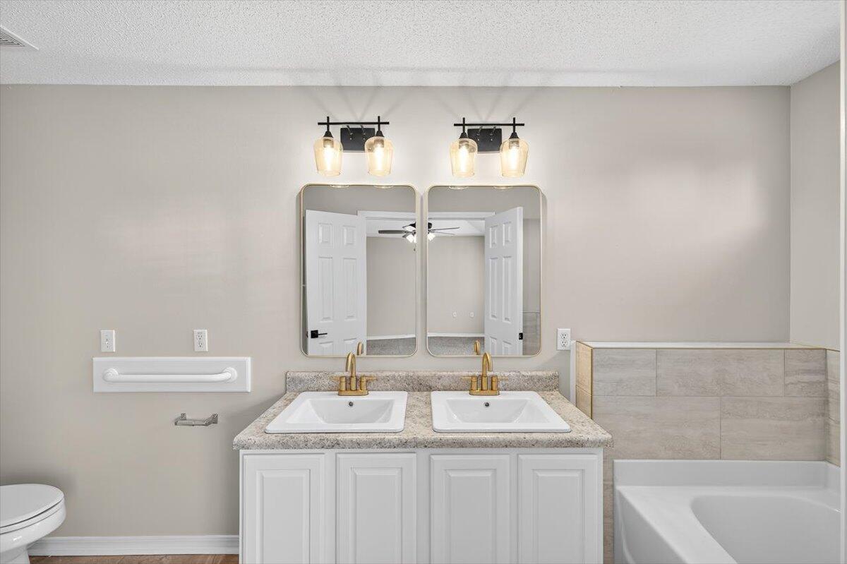 LIGHTHOUSE POINTE - Residential