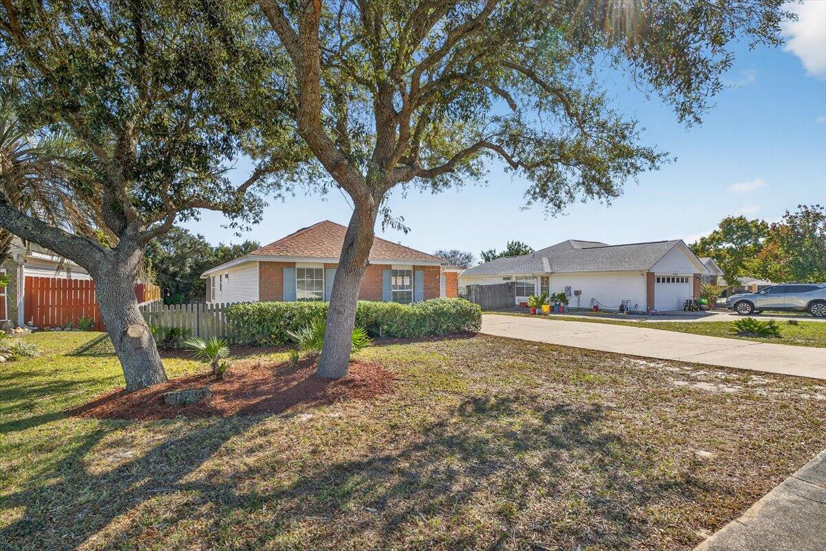 LIGHTHOUSE POINTE - Residential