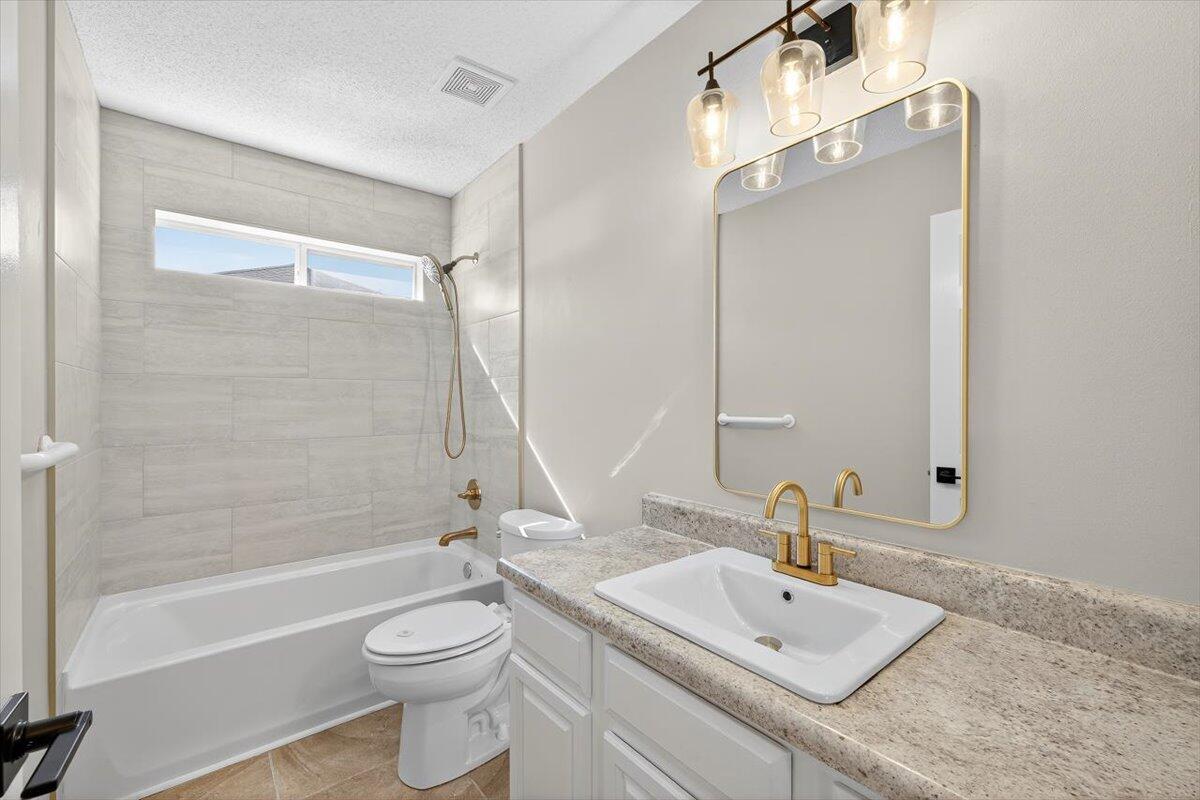 LIGHTHOUSE POINTE - Residential