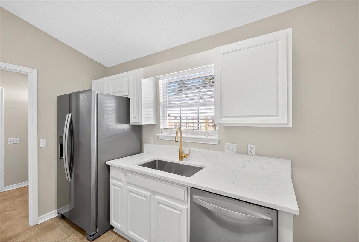 LIGHTHOUSE POINTE - Residential