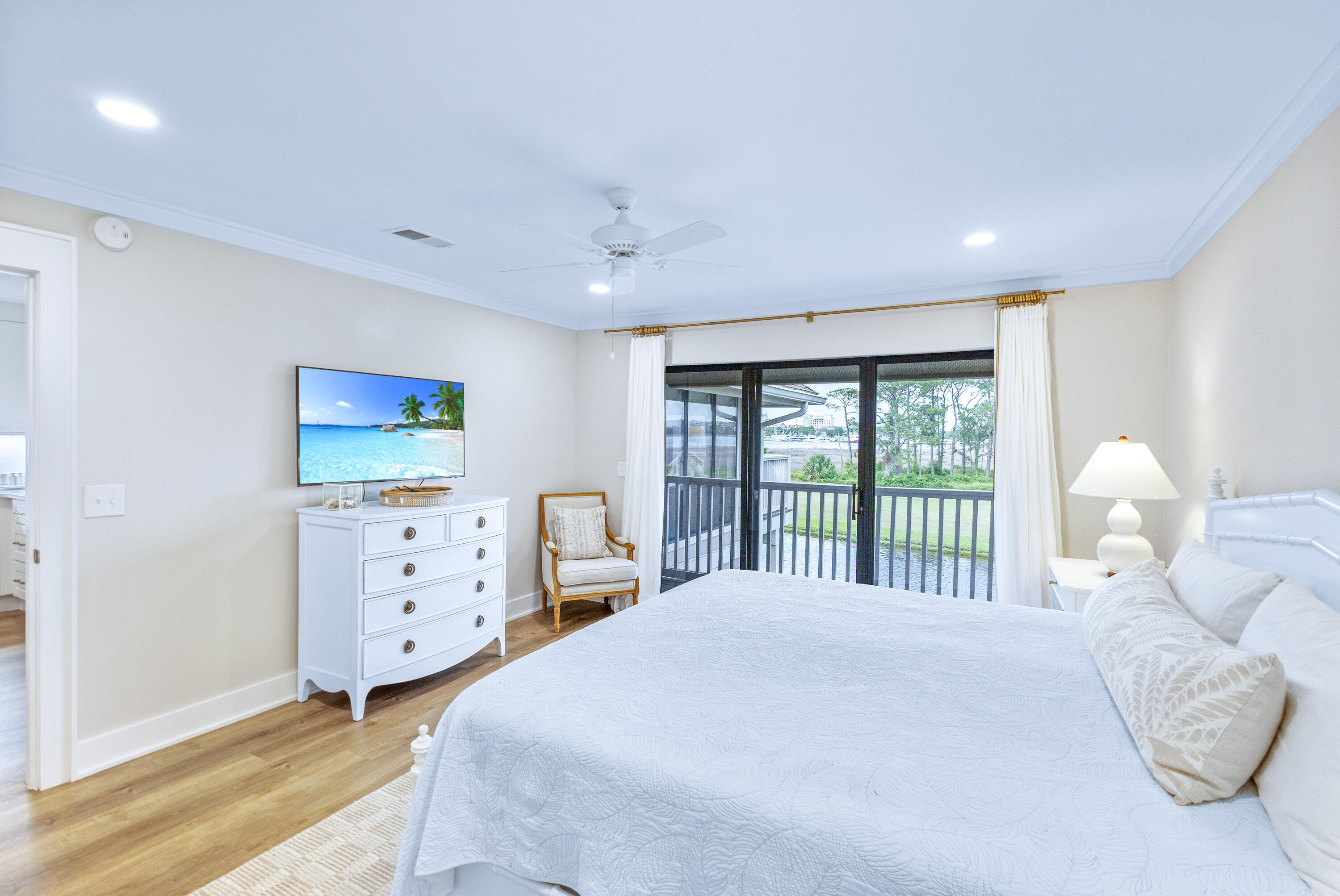 HARBOUR POINT CONDO - Residential