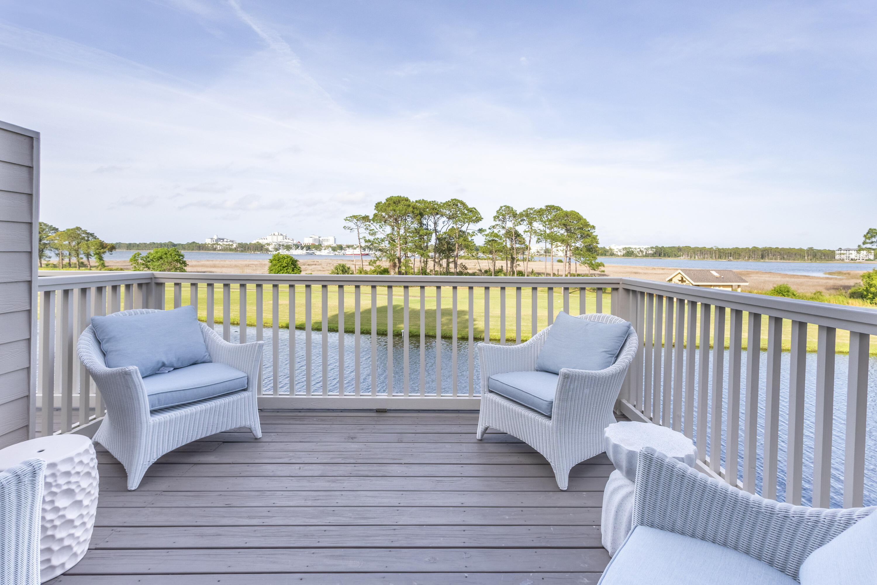 HARBOUR POINT CONDO - Residential