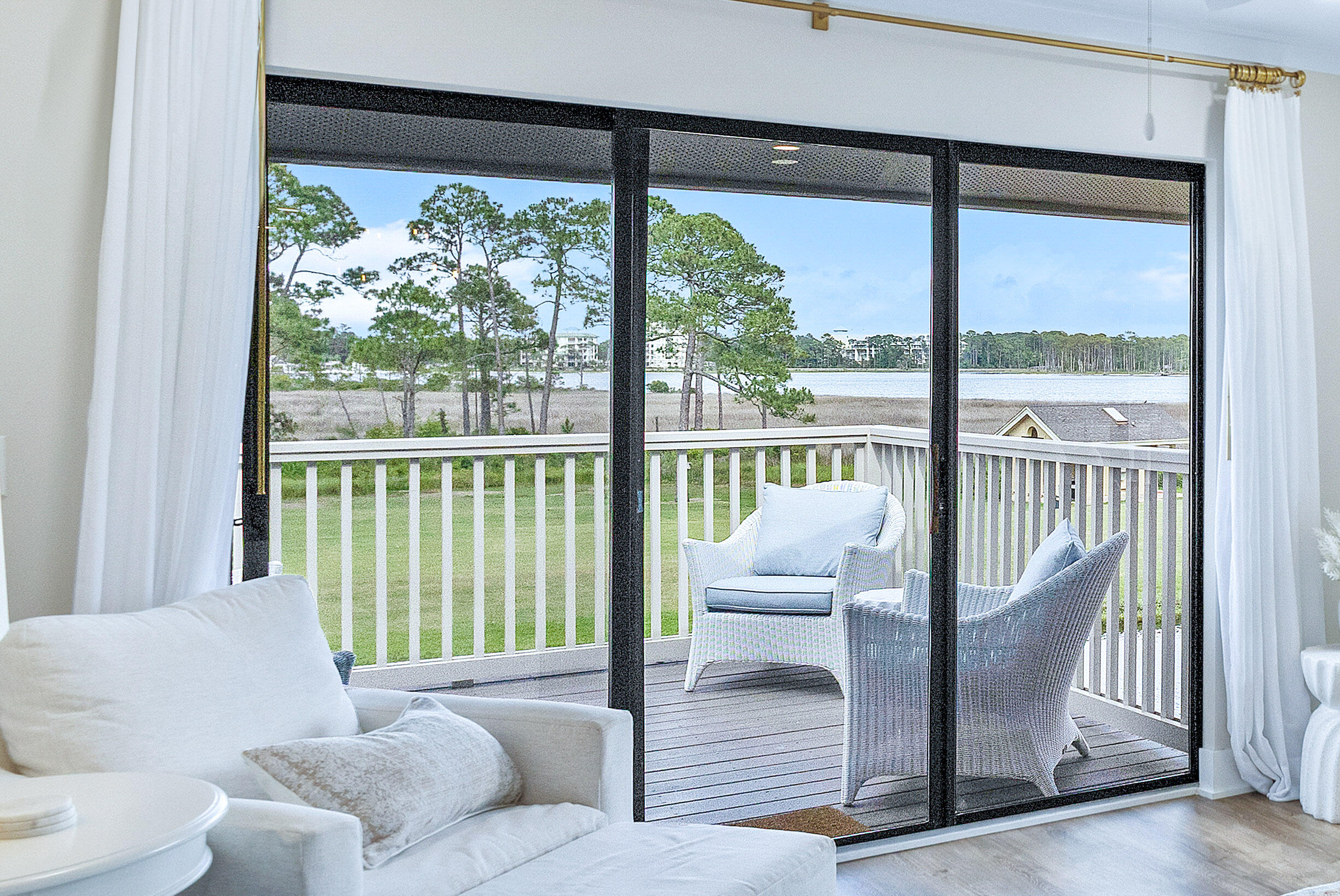 HARBOUR POINT CONDO - Residential