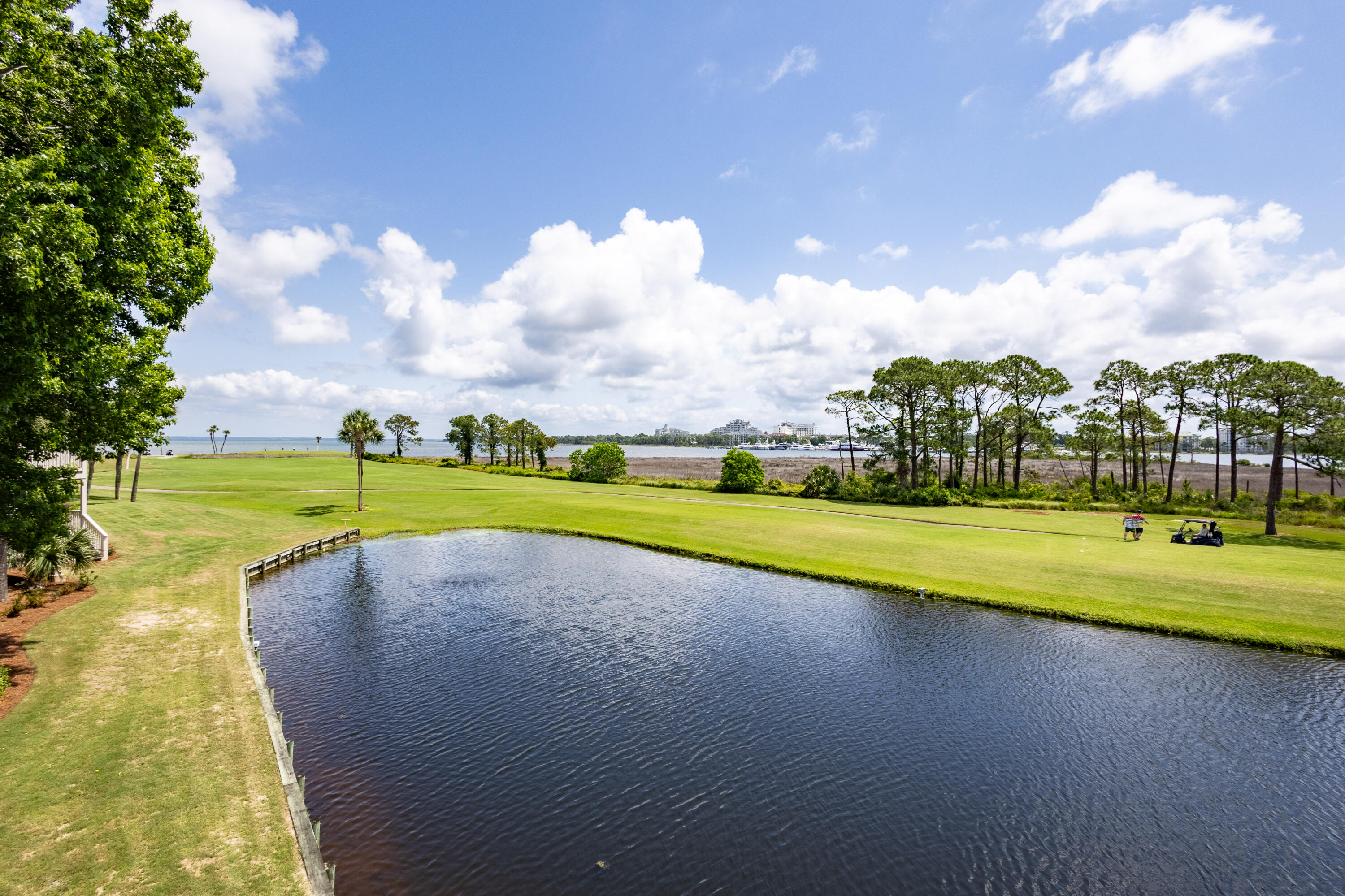 HARBOUR POINT CONDO - Residential