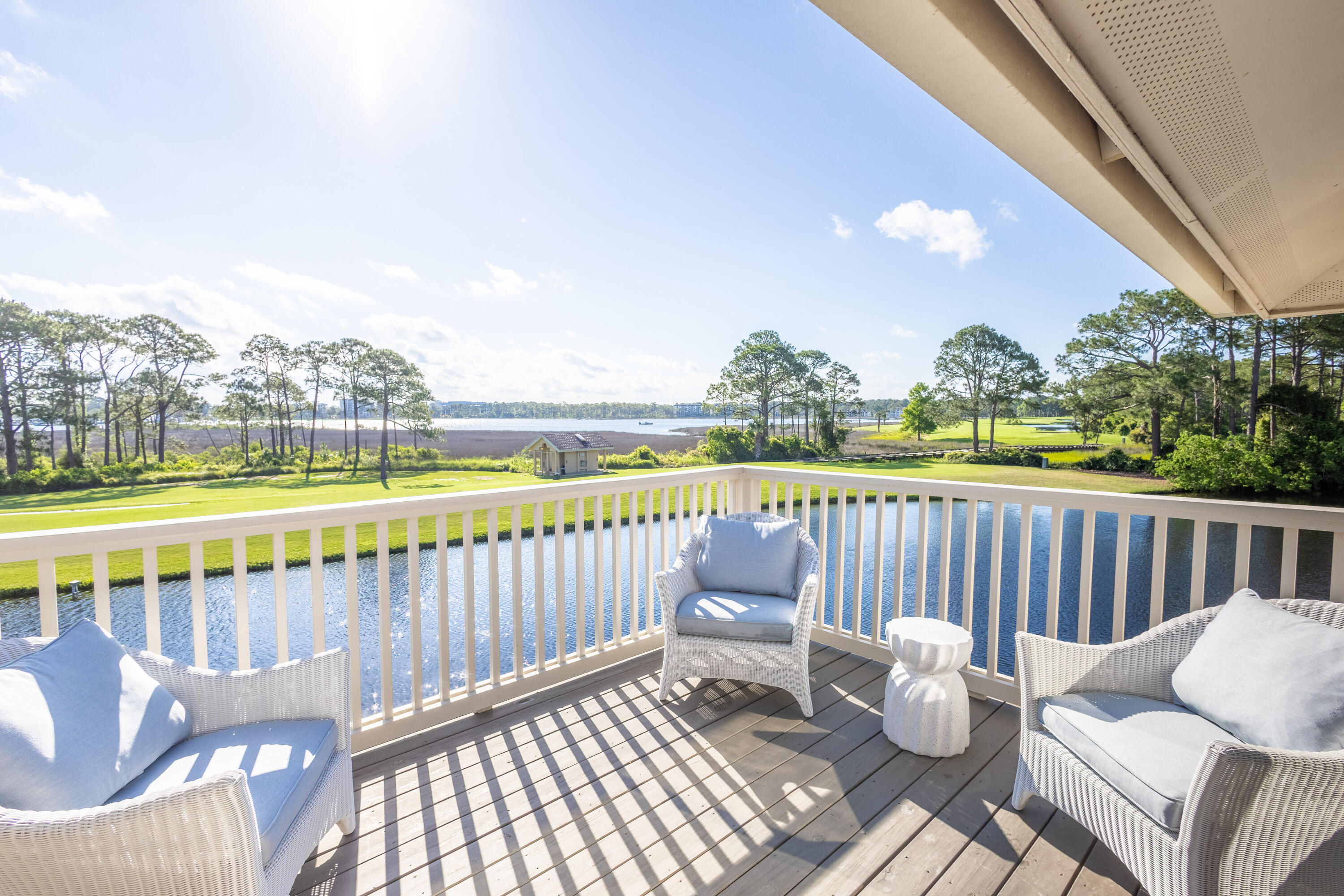 810 Harbour Point Drive 810