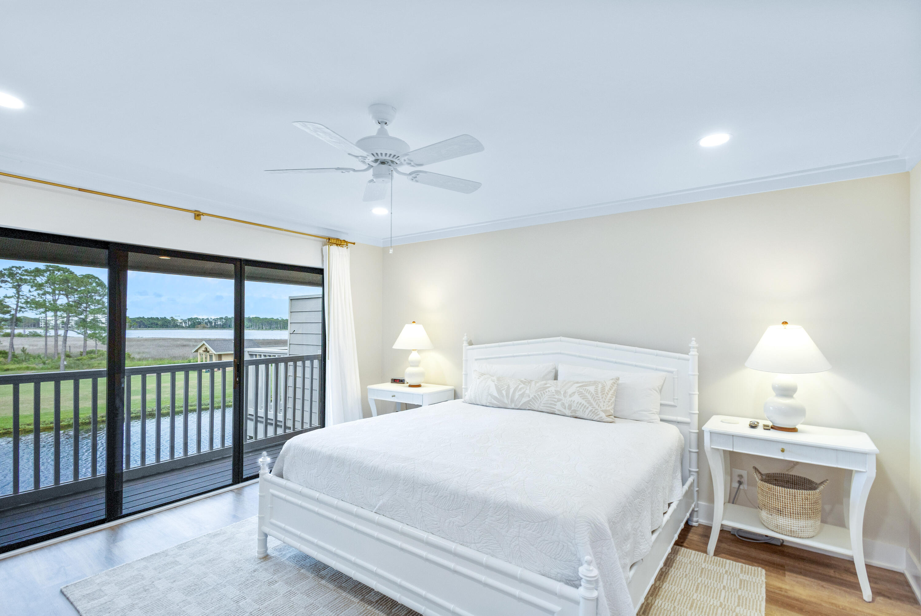 HARBOUR POINT CONDO - Residential
