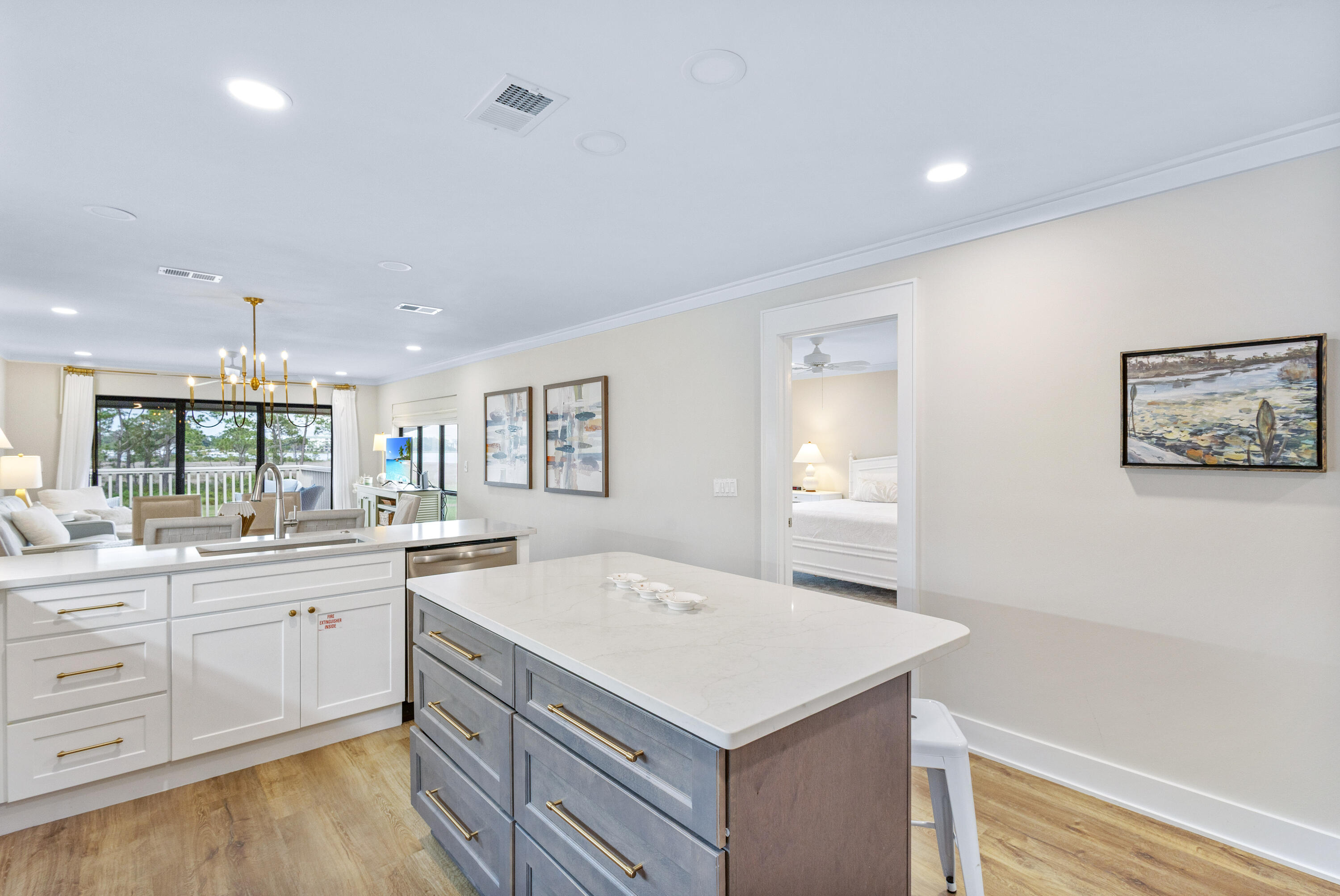 HARBOUR POINT CONDO - Residential