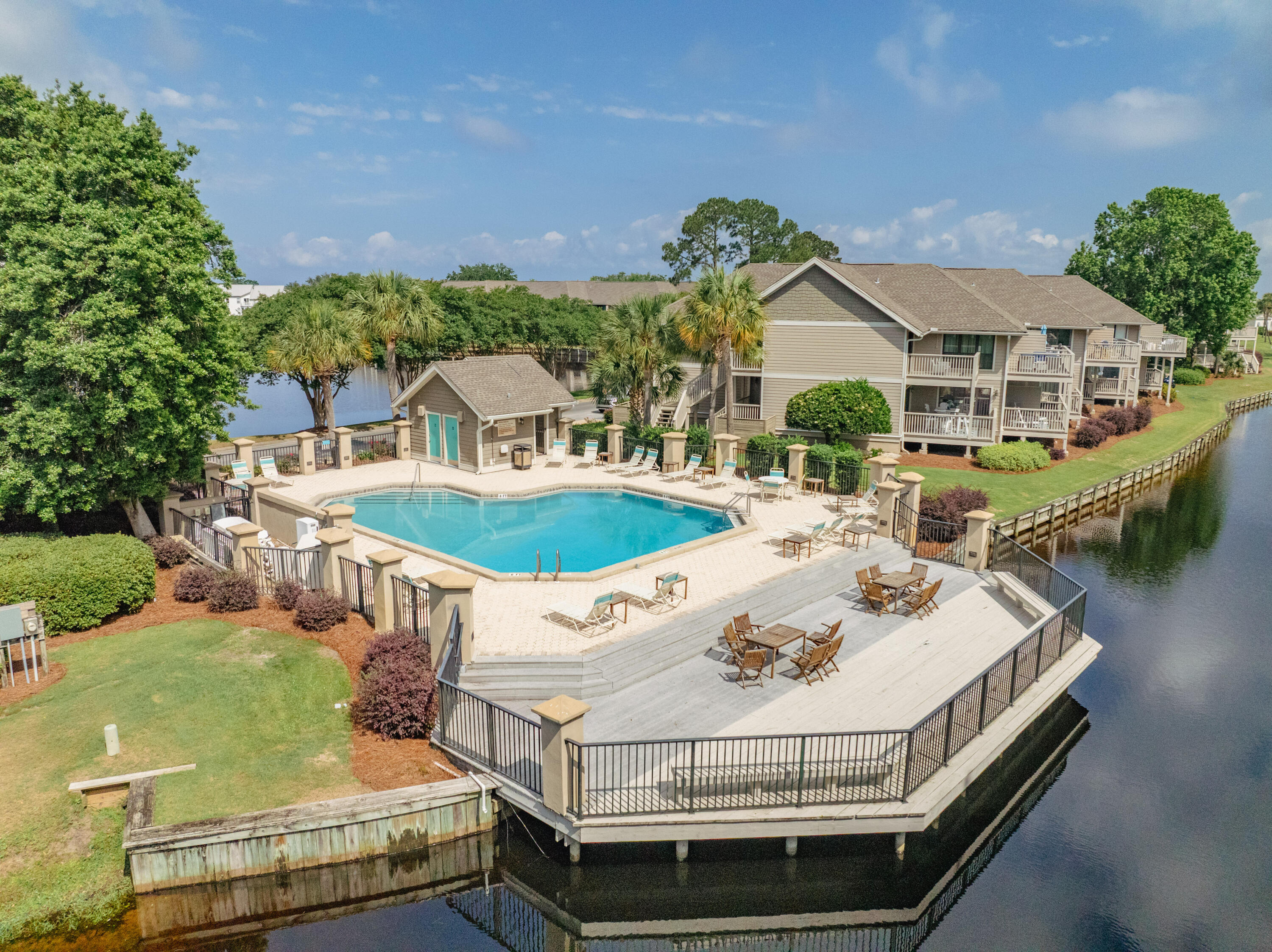 HARBOUR POINT CONDO - Residential
