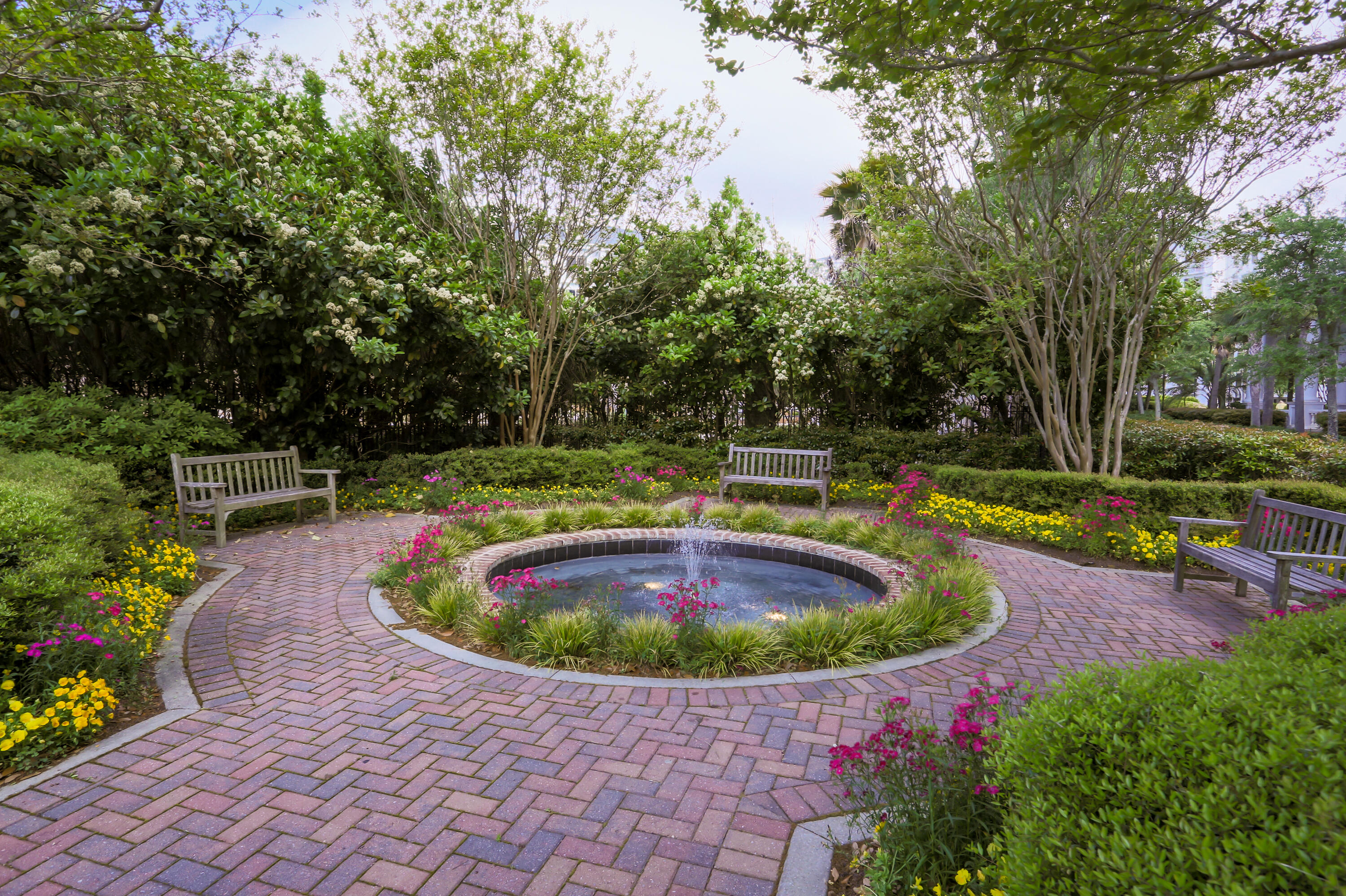 HARBOUR POINT CONDO - Residential