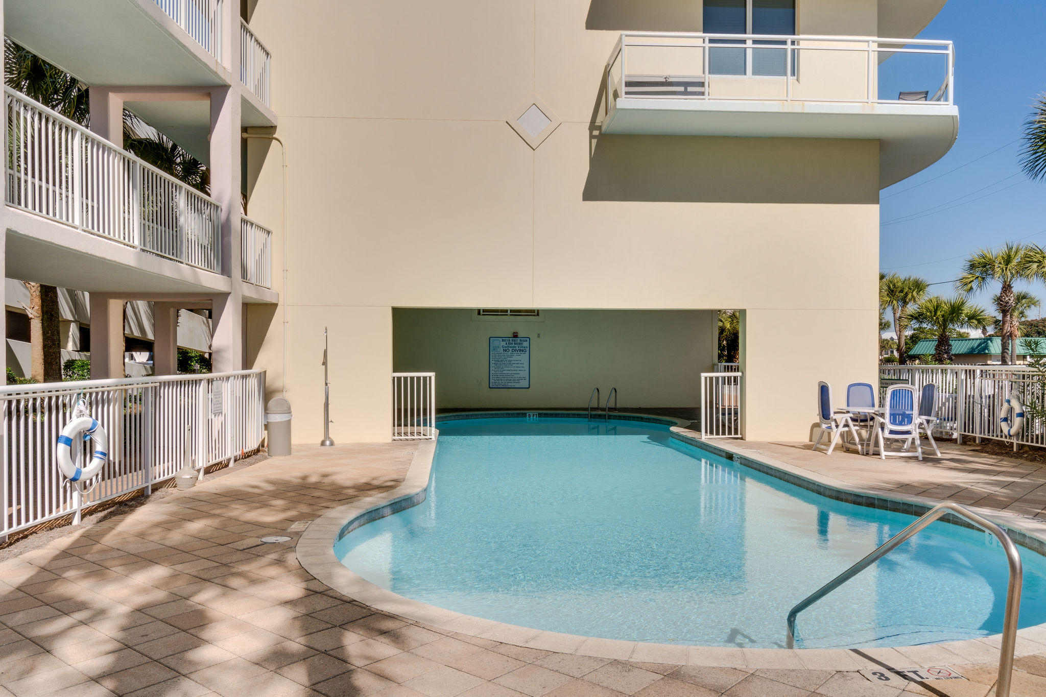 DESTIN WEST GULFSIDE VILLAS - Residential