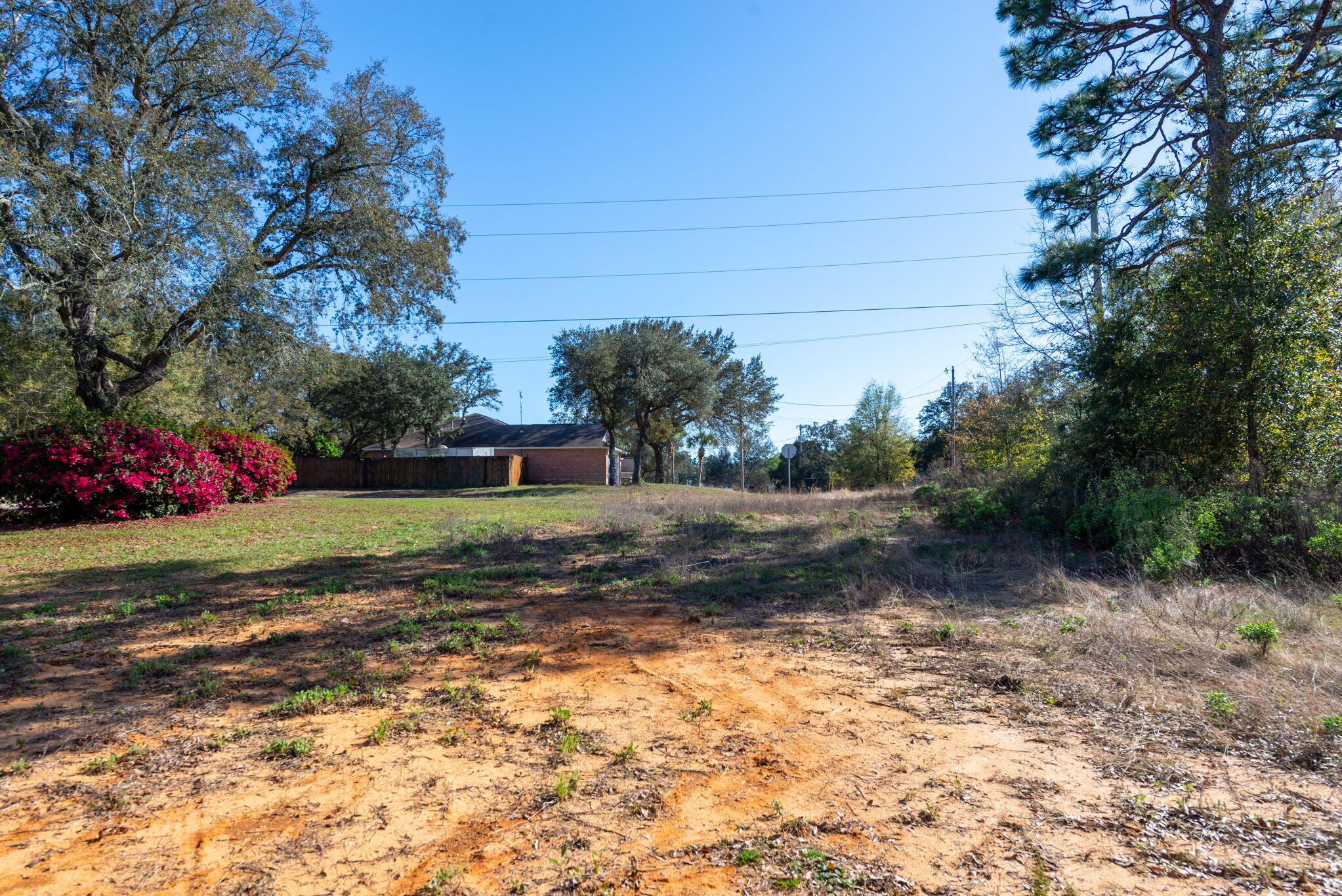 COUNTRY BREEZE ESTATES - Land