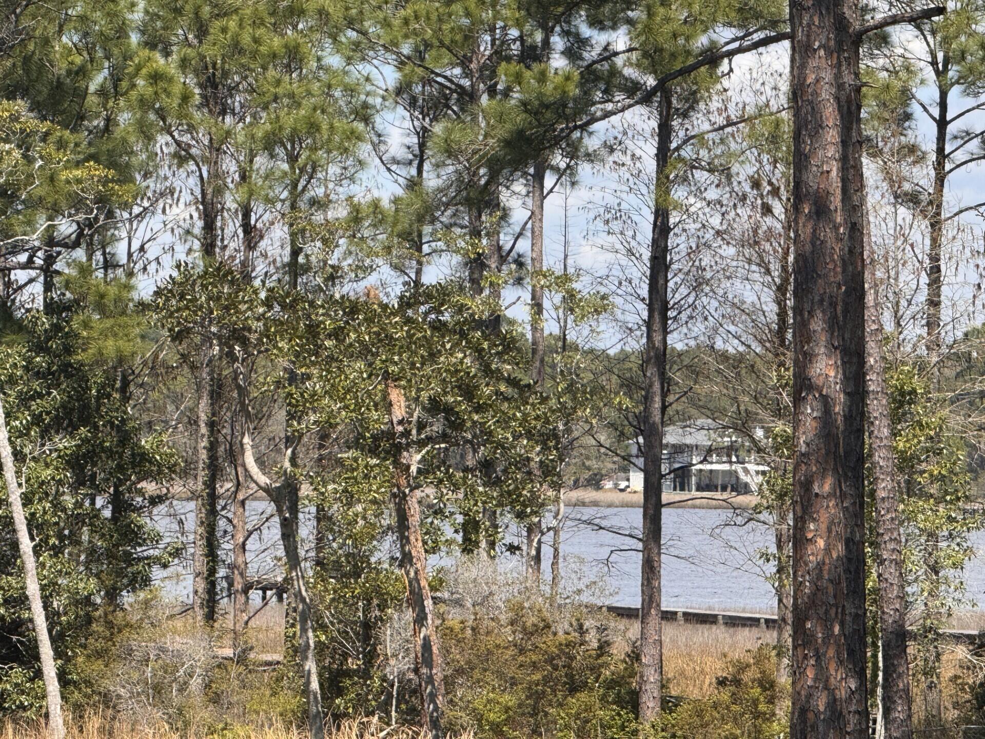COUNTRY BREEZE ESTATES - Land