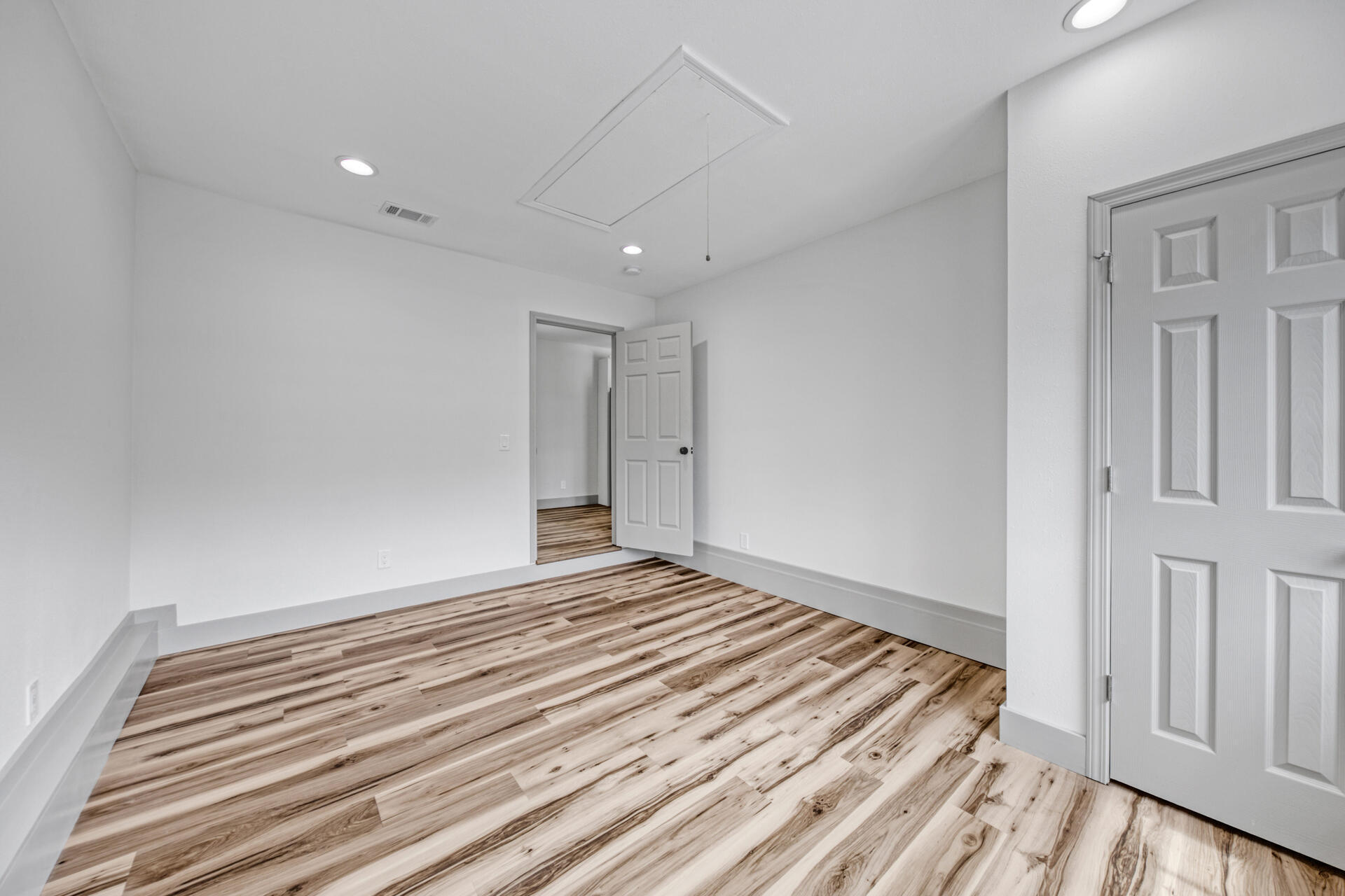 CAROL ANNE MANOR - Residential