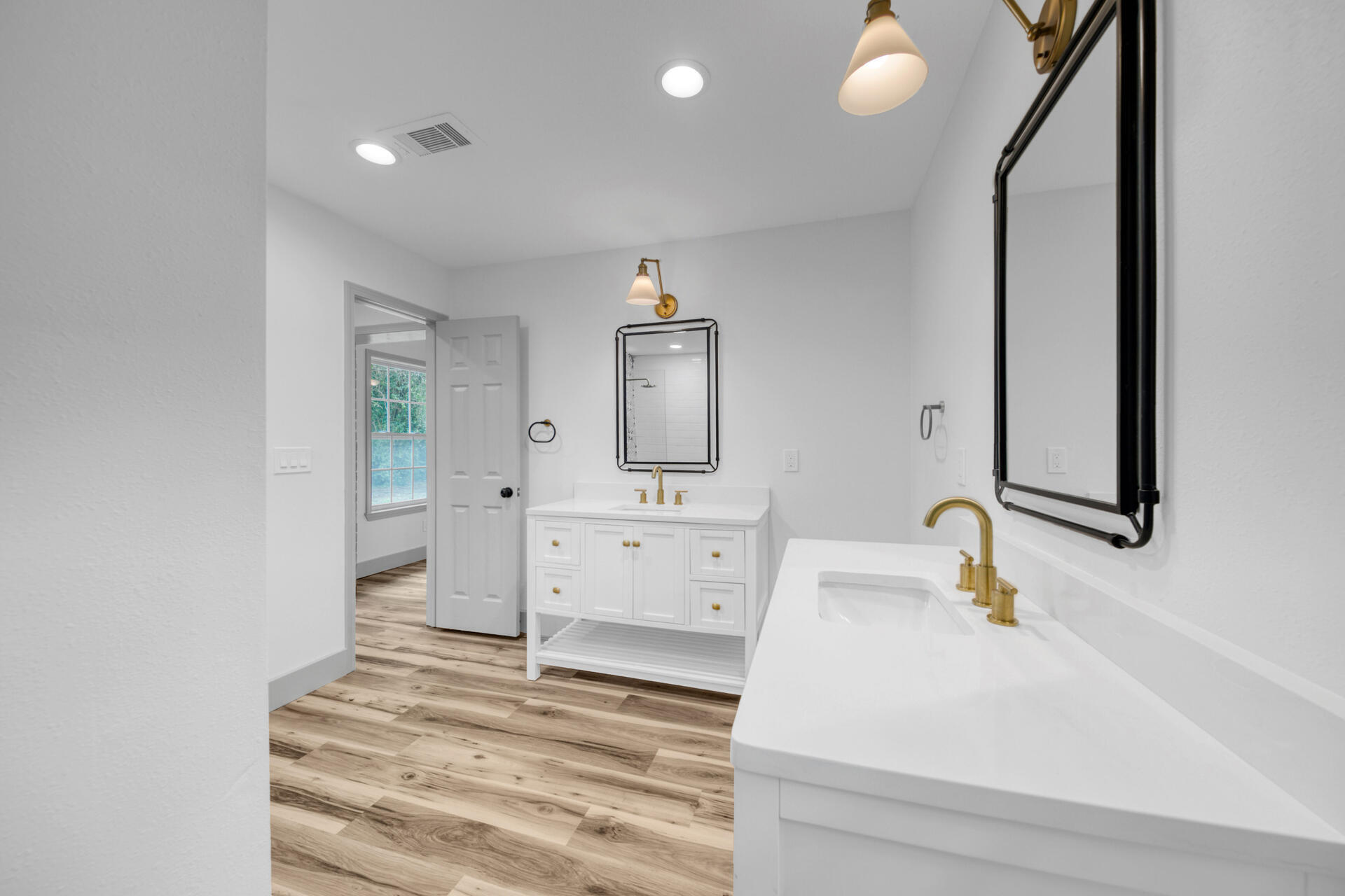 CAROL ANNE MANOR - Residential