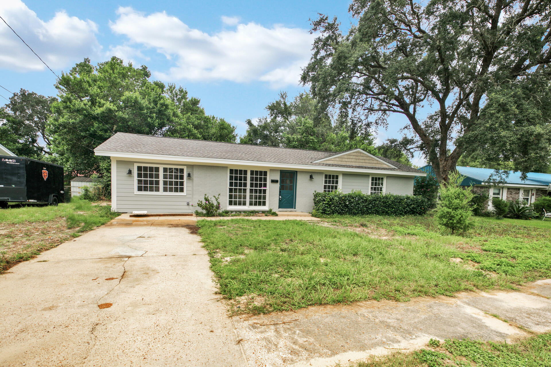 CAROL ANNE MANOR - Residential