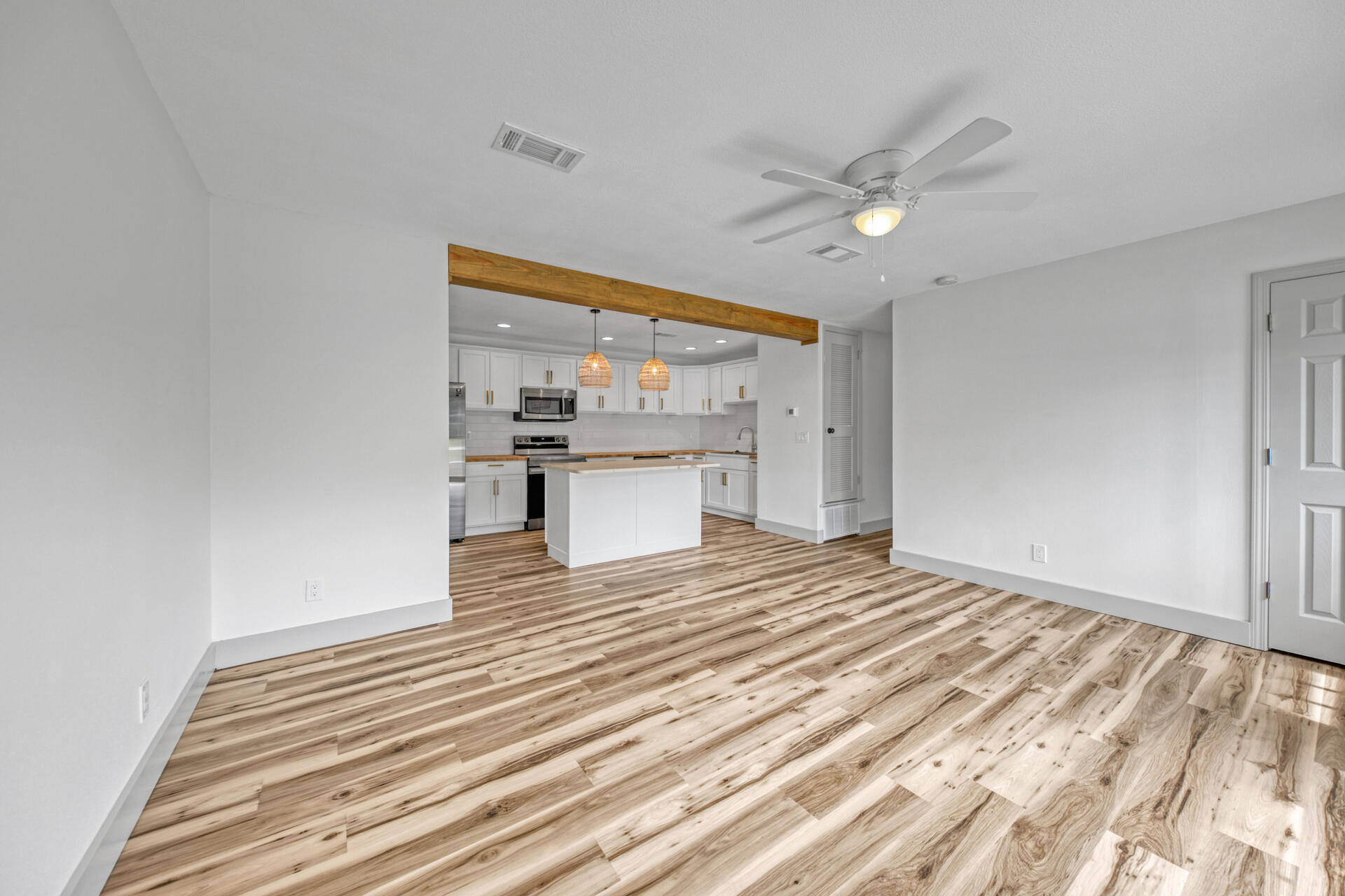 CAROL ANNE MANOR - Residential