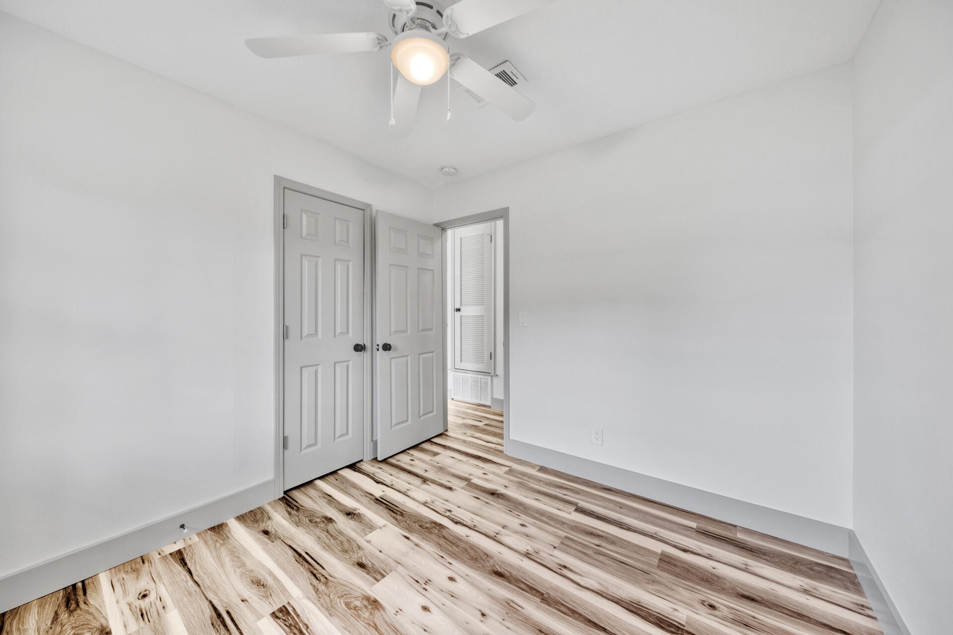 CAROL ANNE MANOR - Residential