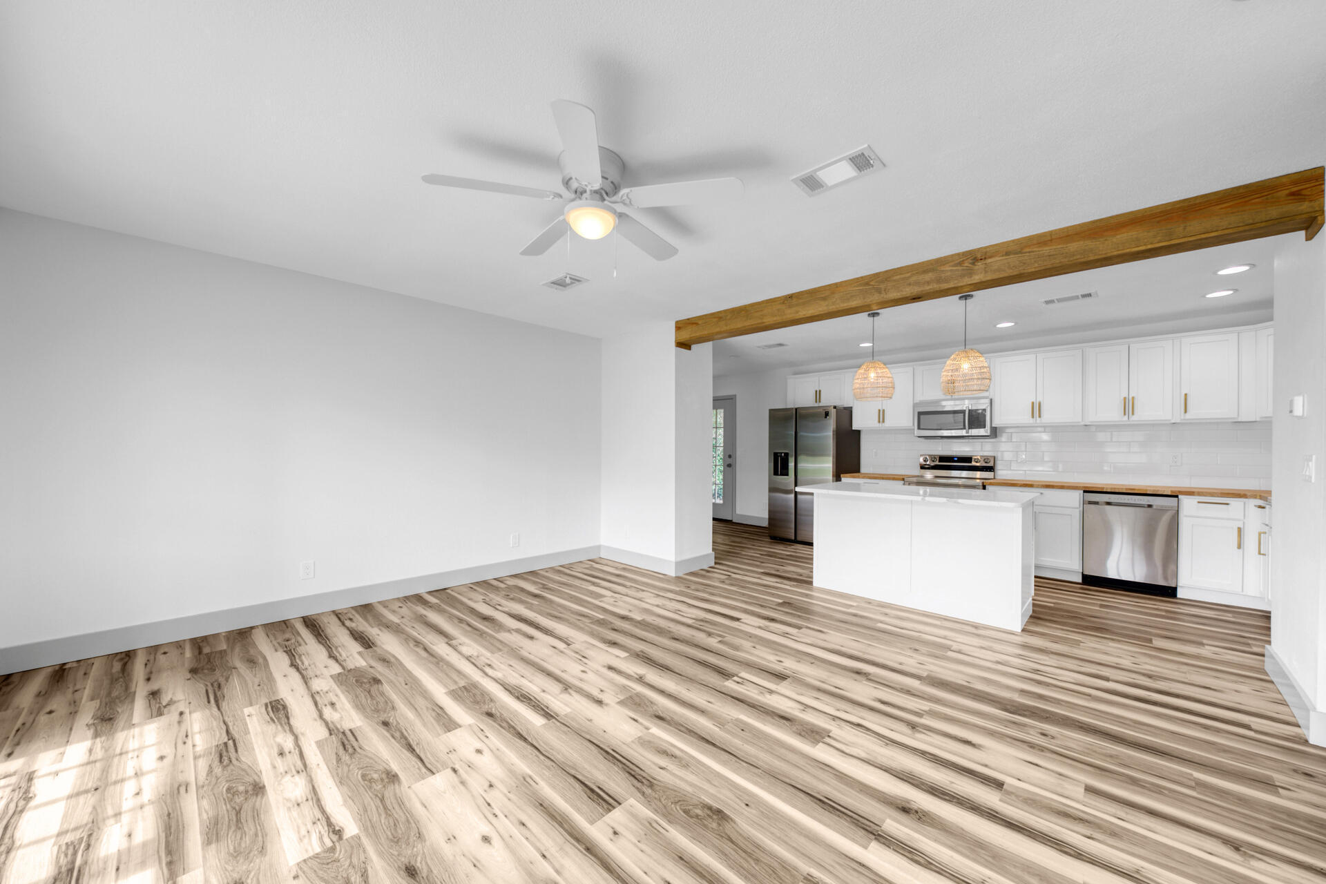 CAROL ANNE MANOR - Residential