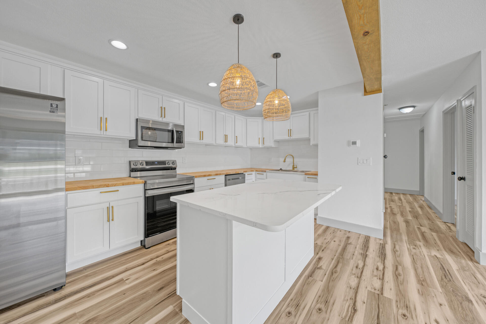 CAROL ANNE MANOR - Residential