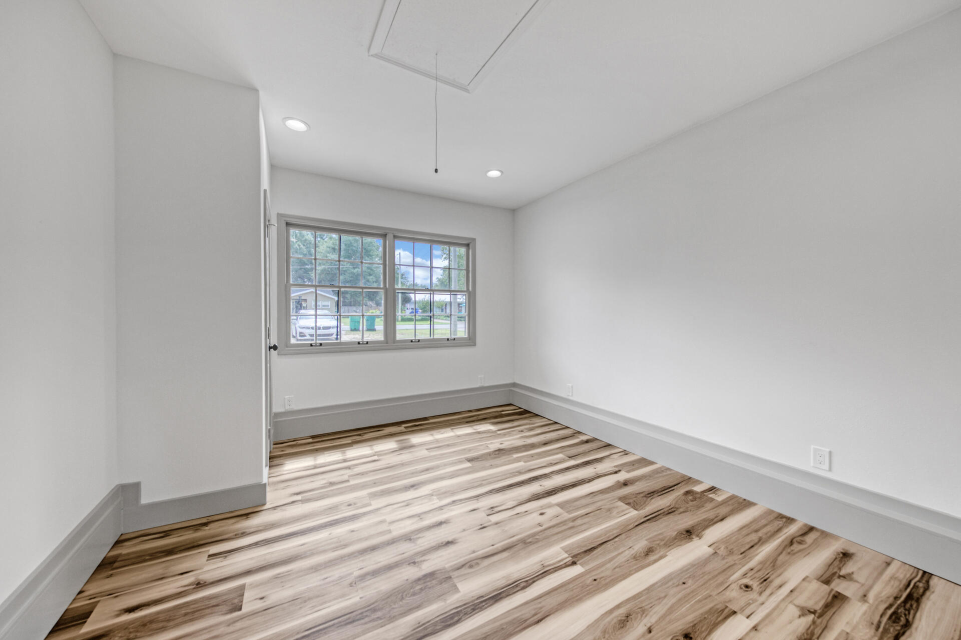 CAROL ANNE MANOR - Residential