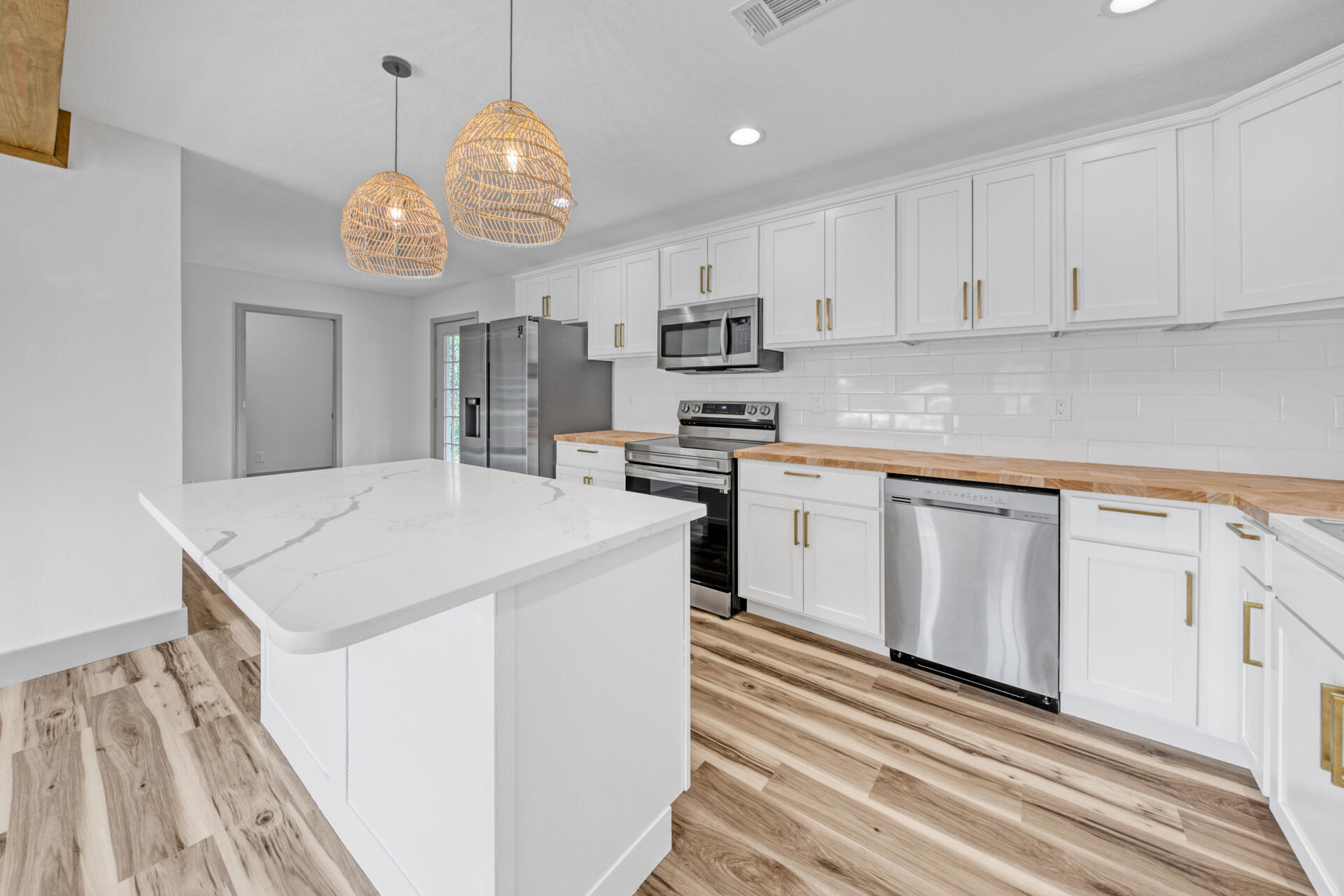 CAROL ANNE MANOR - Residential