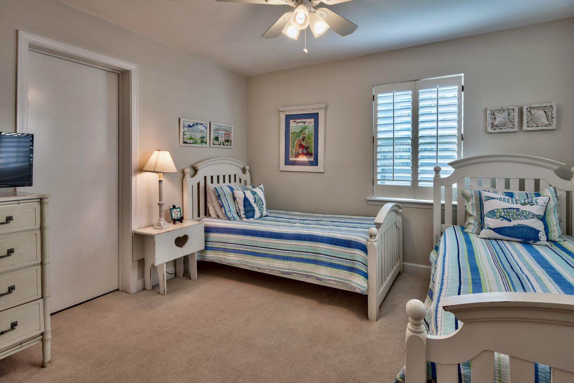 WHISPERING SANDS CONDO - Residential