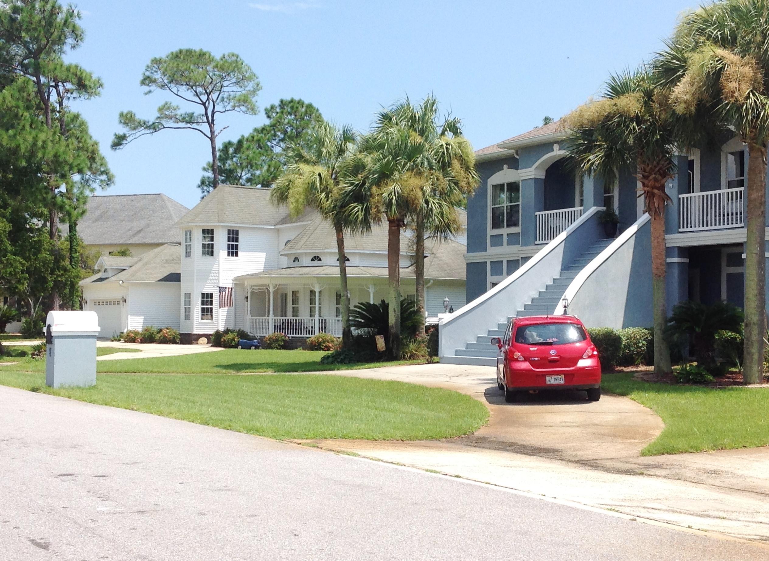 BISCAYNE POINTE - Land