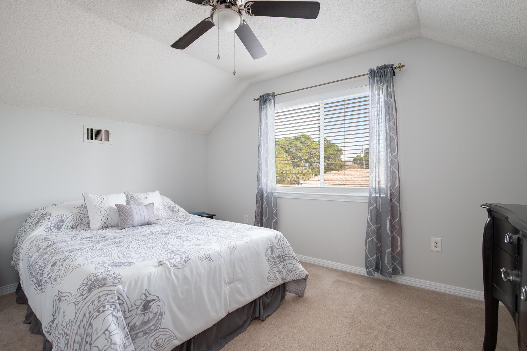 MALIBU GARDENS - Residential