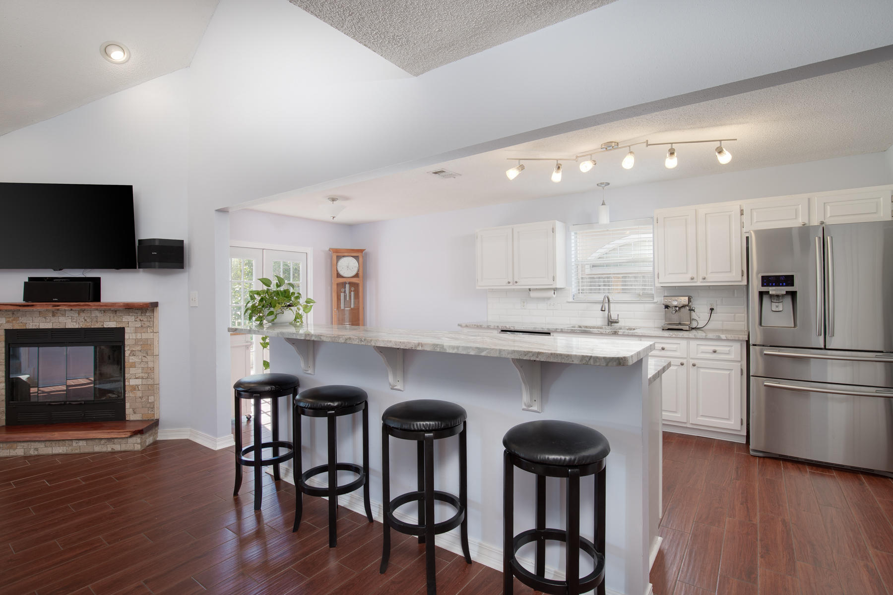 MALIBU GARDENS - Residential