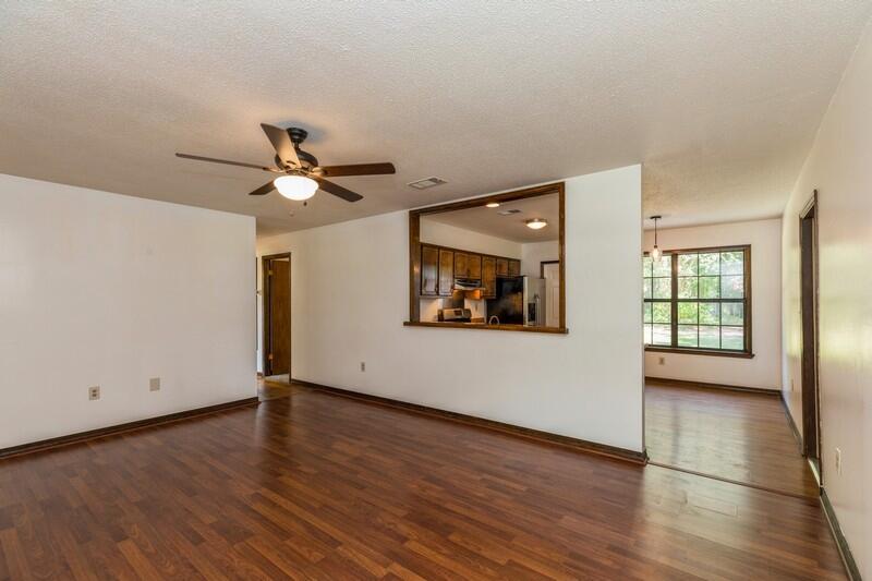 SHOAL CREEK MANOR WEST - Residential