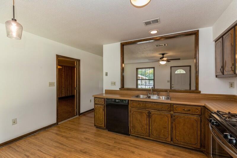 SHOAL CREEK MANOR WEST - Residential