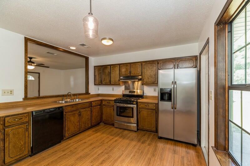 SHOAL CREEK MANOR WEST - Residential