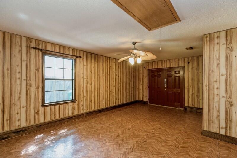 SHOAL CREEK MANOR WEST - Residential