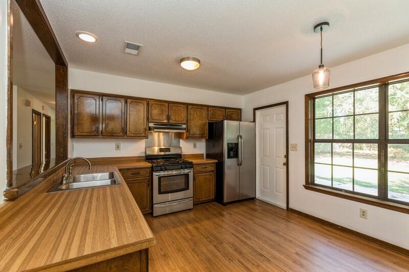 SHOAL CREEK MANOR WEST - Residential