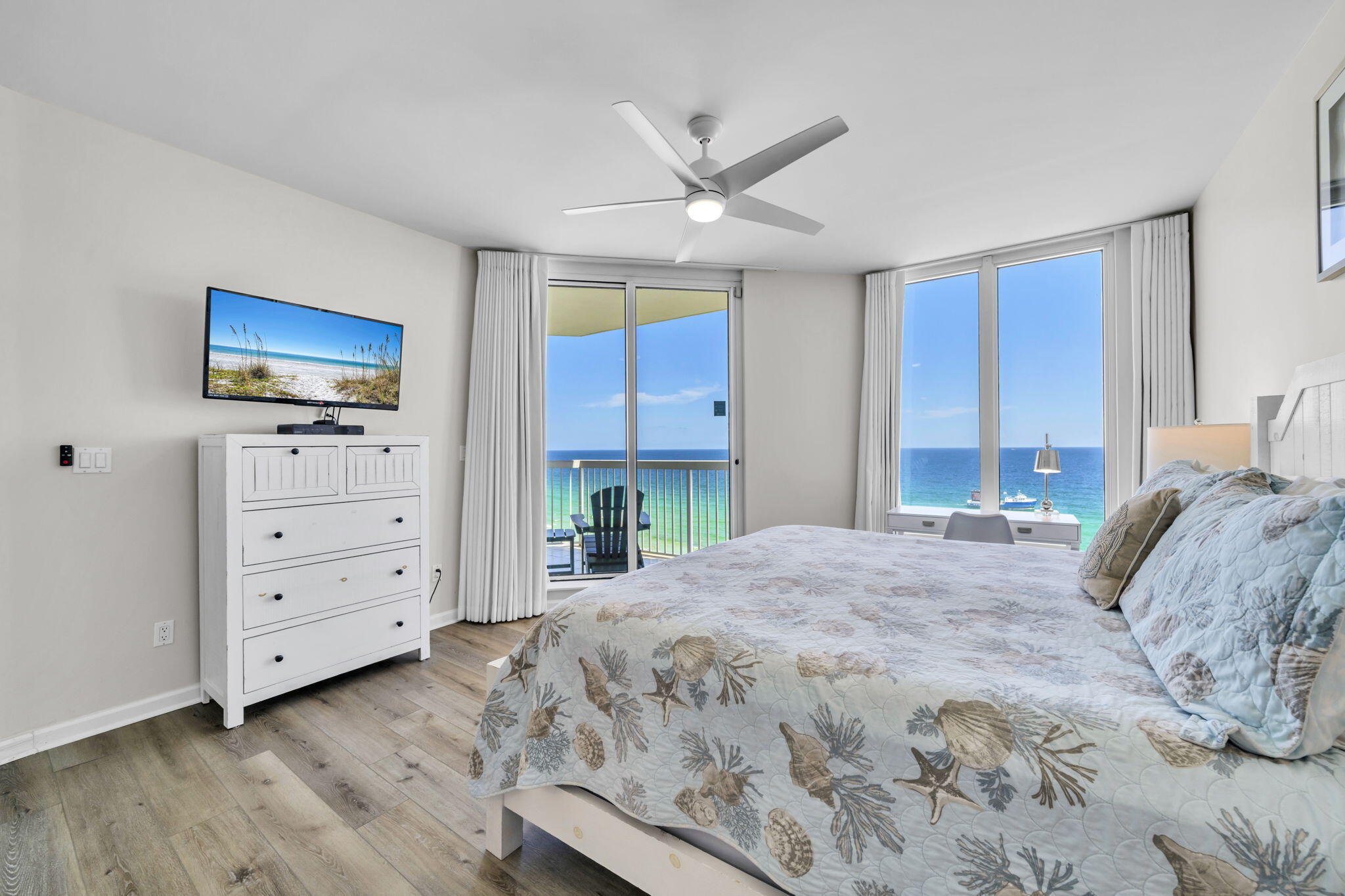 SILVER BEACH TOWERS - Residential