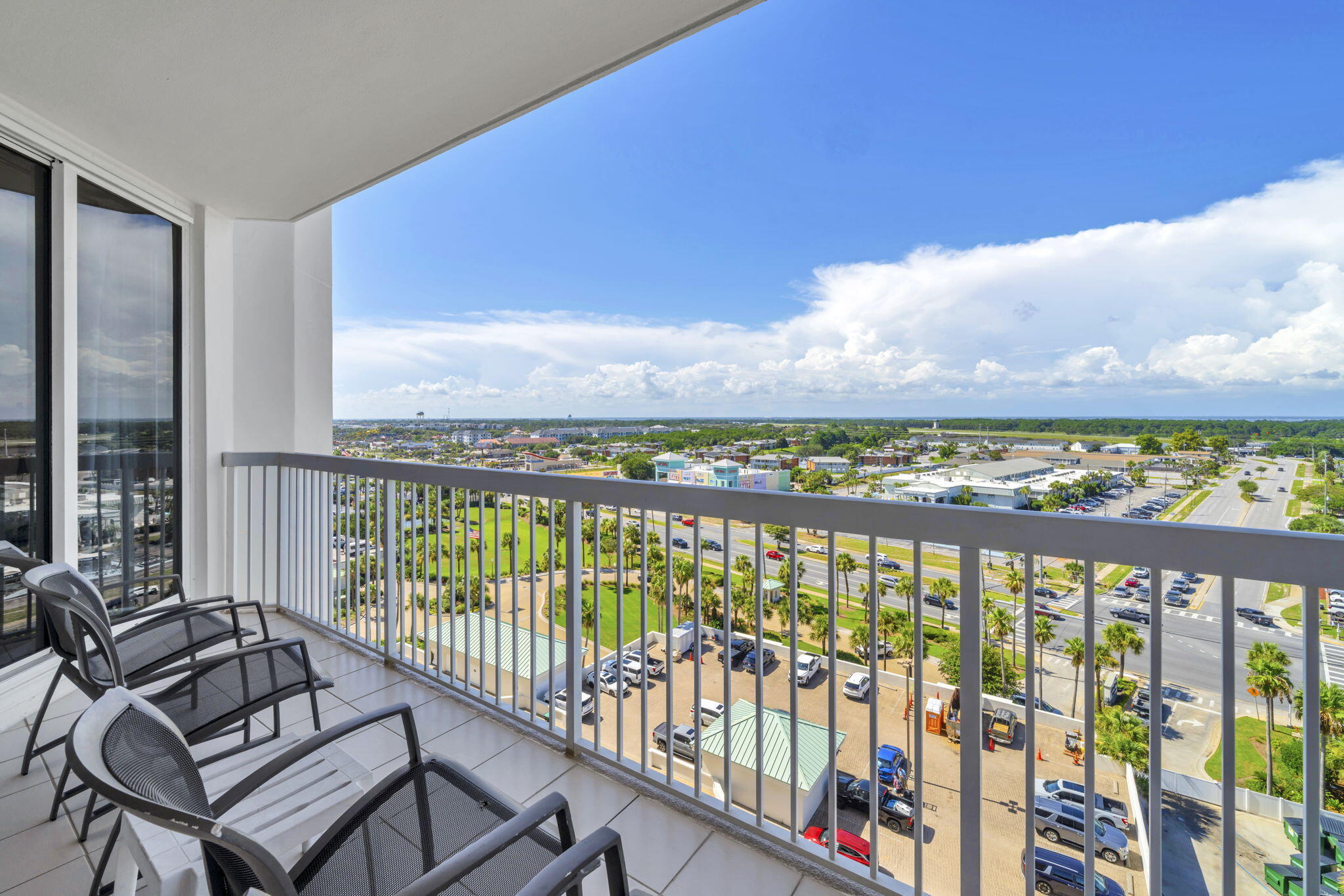 SILVER BEACH TOWERS - Residential
