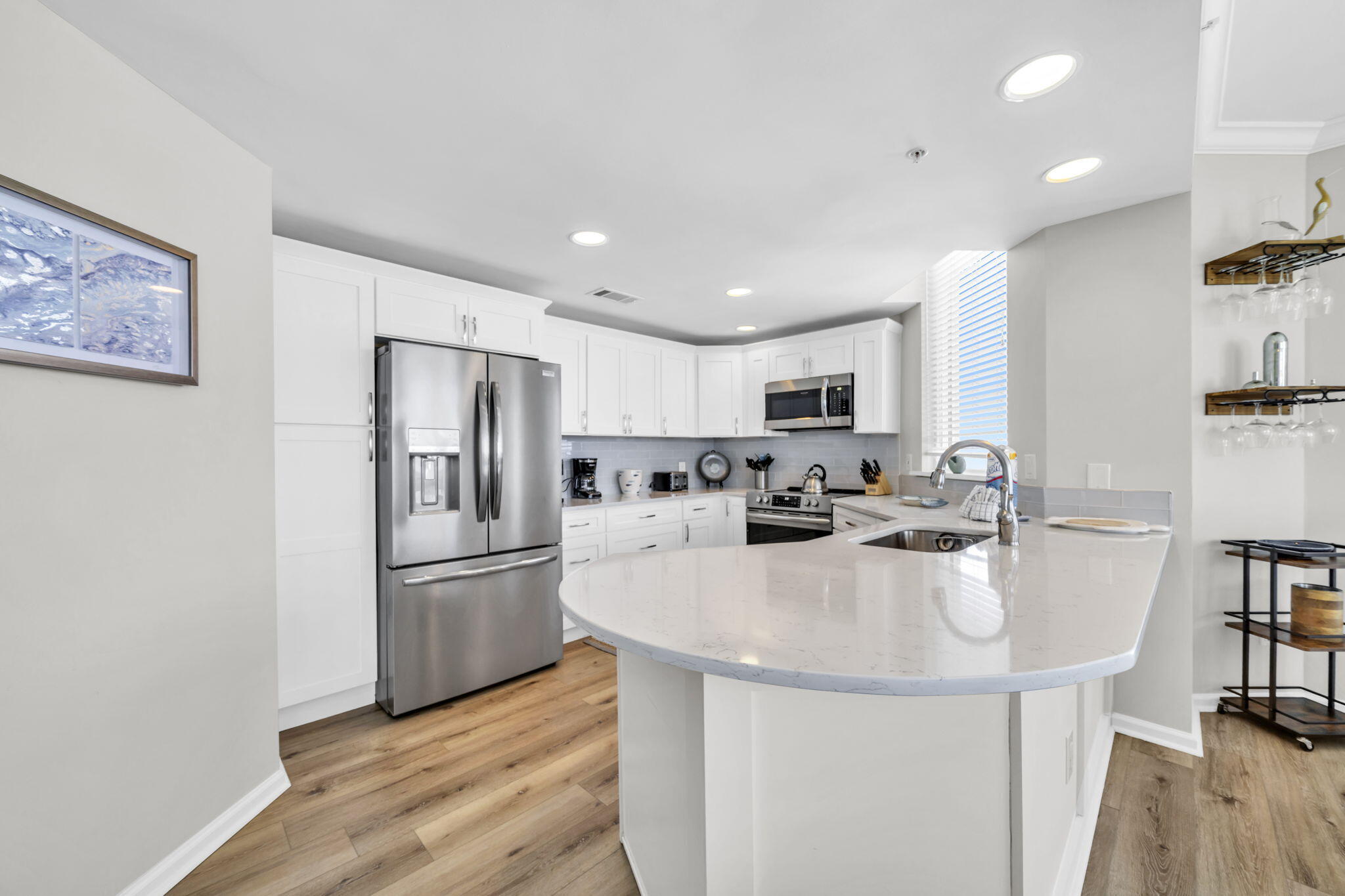 SILVER BEACH TOWERS - Residential