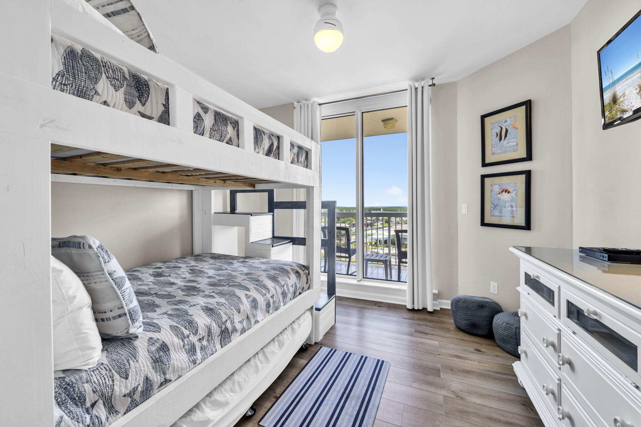 SILVER BEACH TOWERS - Residential