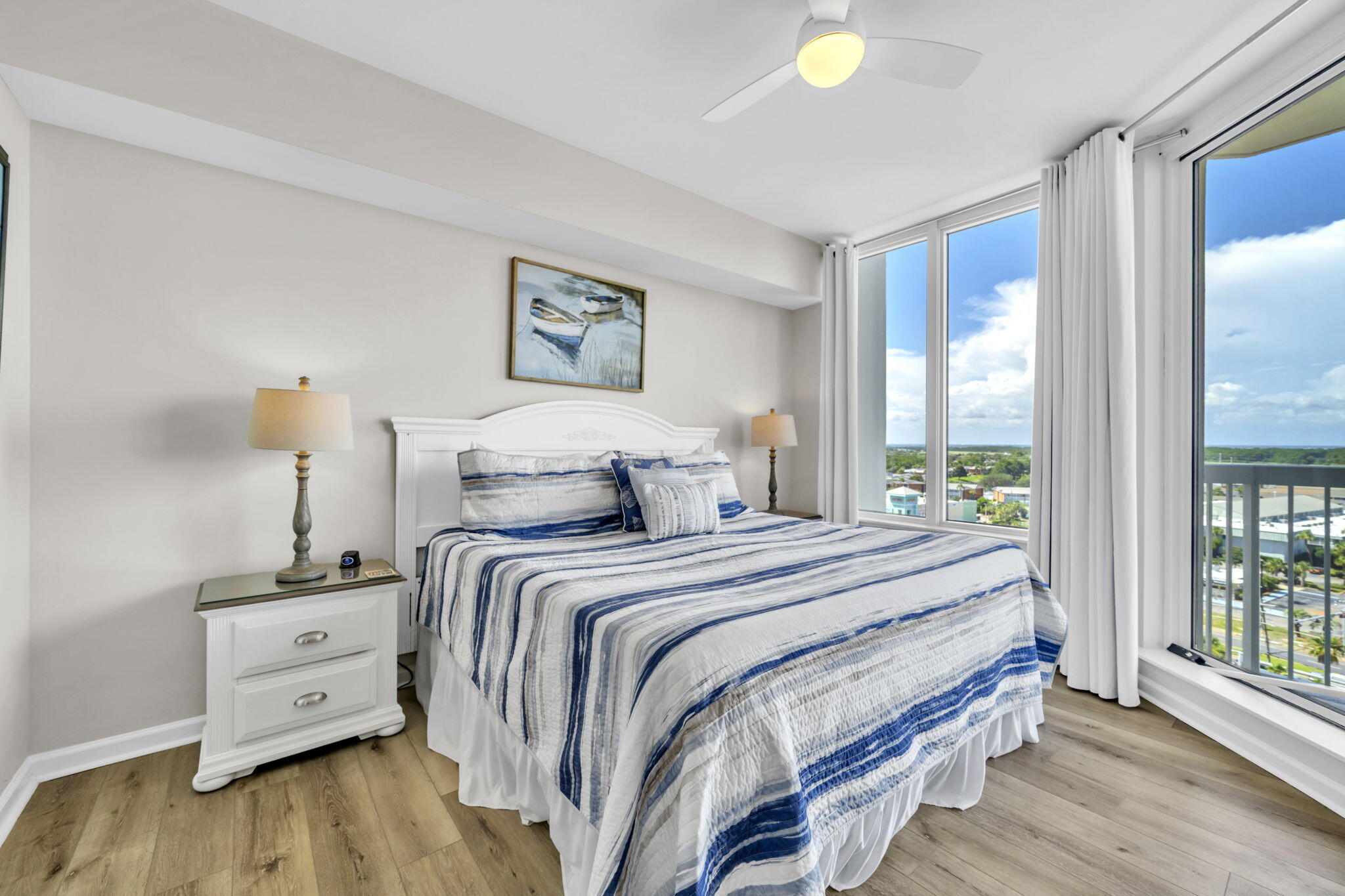 SILVER BEACH TOWERS - Residential