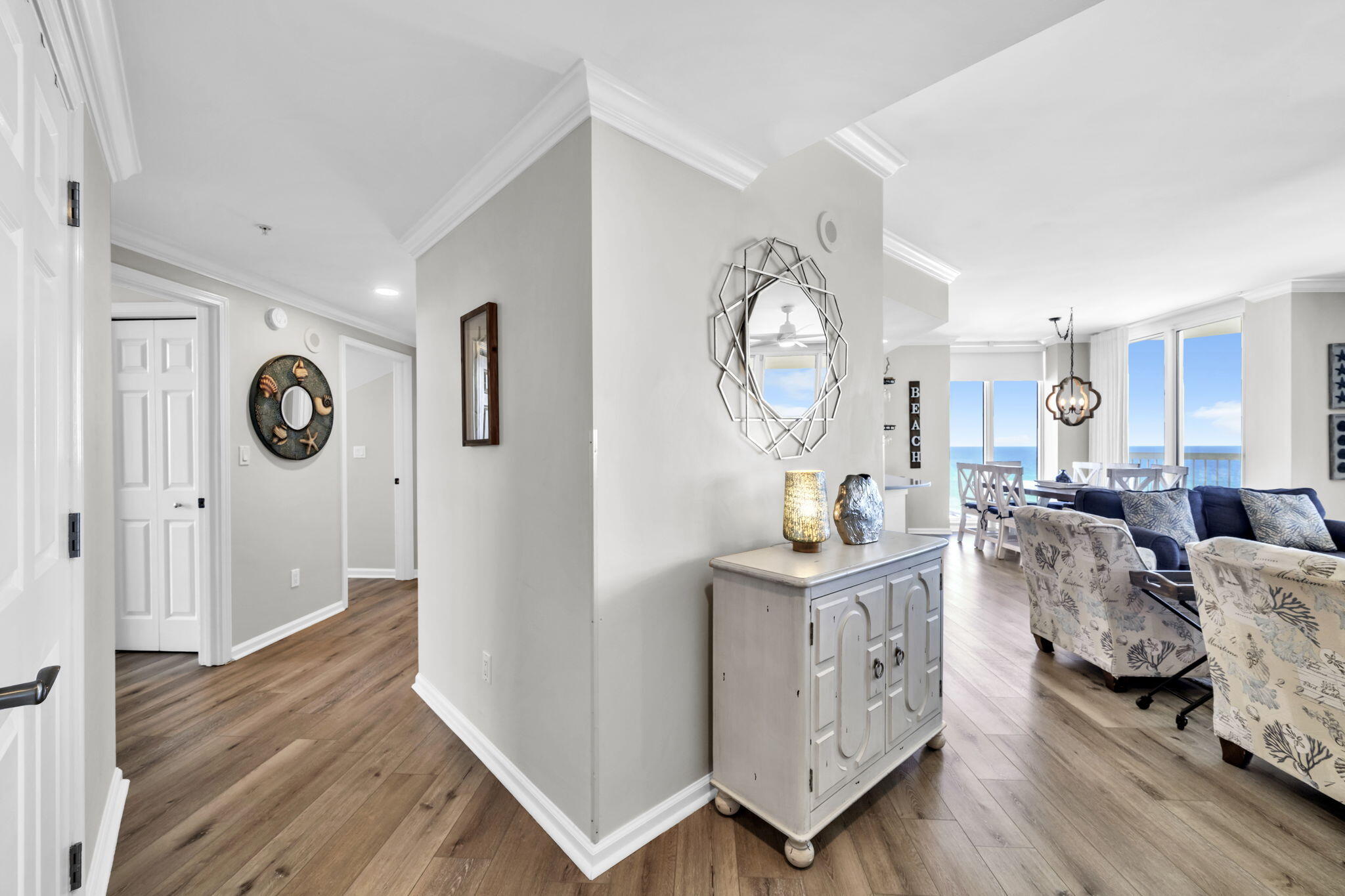 SILVER BEACH TOWERS - Residential